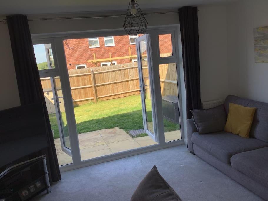 Entire 2 Bedroom House In Holiday home