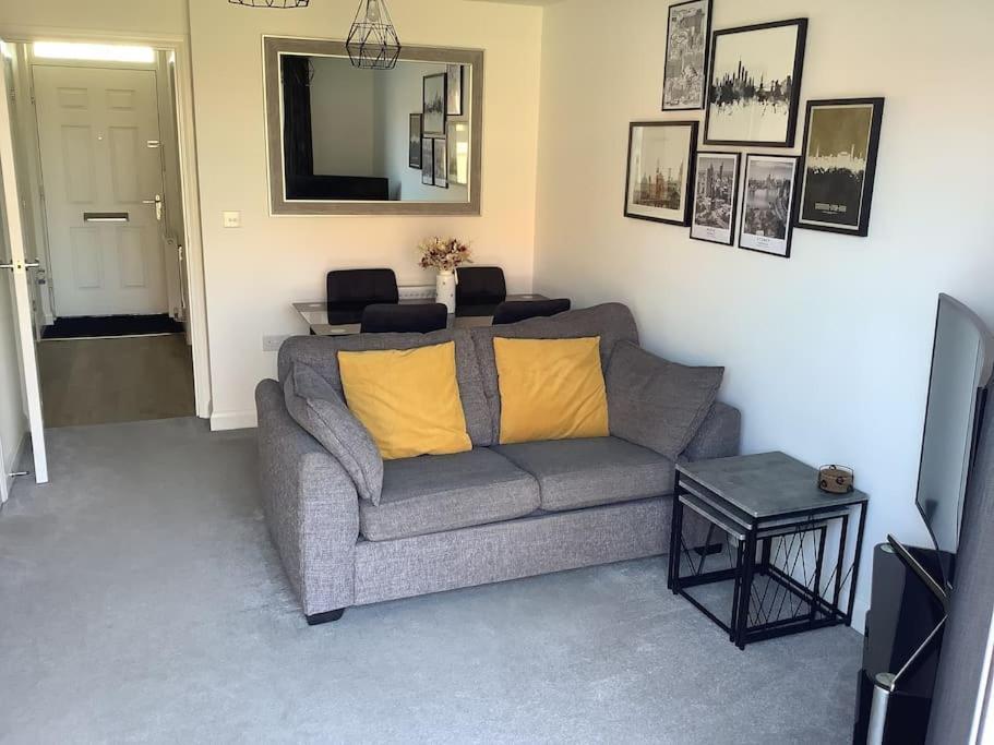 Entire 2 Bedroom House In *