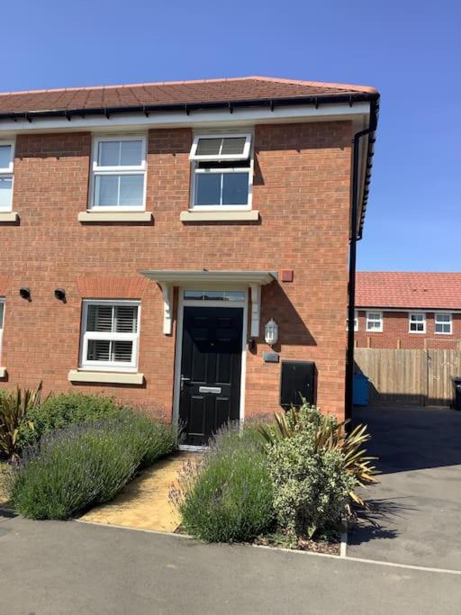 Entire 2 Bedroom House In Hébergement de vacances *
